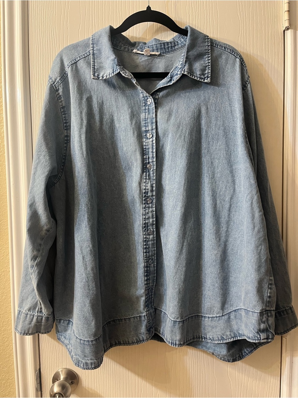 🛍️Jane and Delancey 2X Washed Light Blue Denim Button-Up - Picture 1 of 2